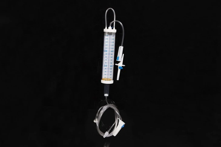 Висококачествена и най -добра цена 100ml 150ml Burette Infusion Cet/ инфузионна комплект с Burette за бебе